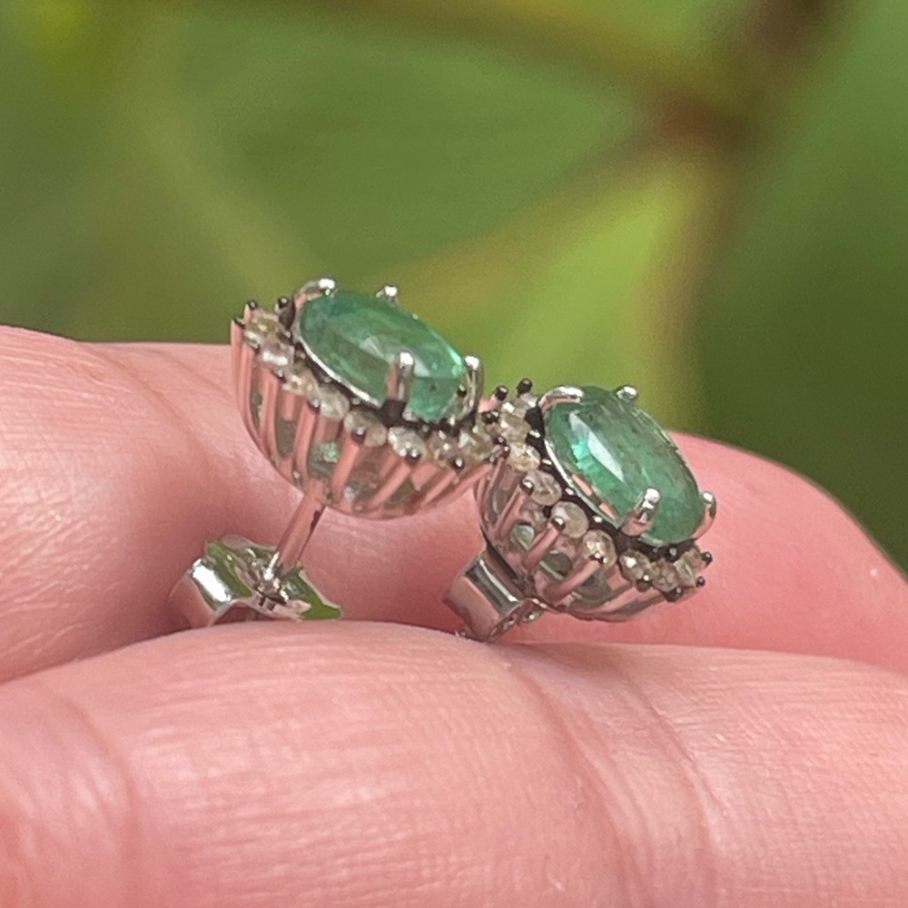 NWT Natural Zambian Emerald Stud Earrings & Natural Diamond in 925 Silver - Picture 4 of 8